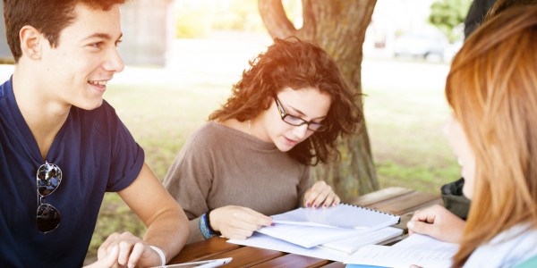 Should I Stay Intellectual or Should I Try to Date While I’m in College? Should I Stay Intellectual or Should I Try to Date While I’m in College?